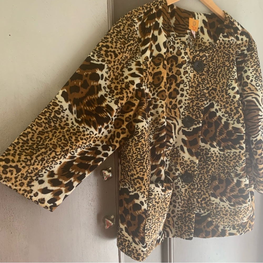 🖤SALE Ruby Rd. Animal Print Button Front Jacket - Picture 3 of 9
